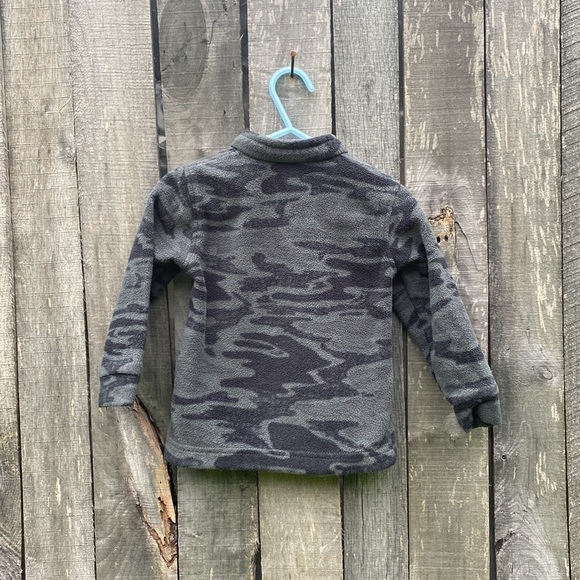 Boy’s Black Camo Columbia Fleece Zip Up Size 18-24 - Picture 6 of 6